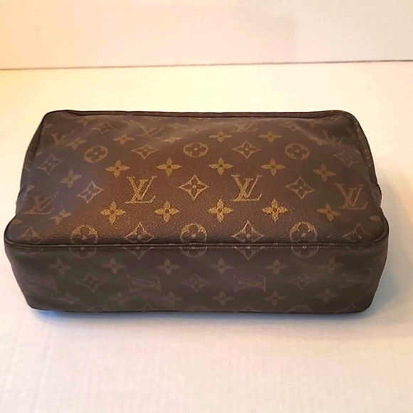 ✅️Louis Vuitton Monogram Trousse Toilette 28 Pouch Cosmetic Travel Handbag‼️ - Picture 5 of 12